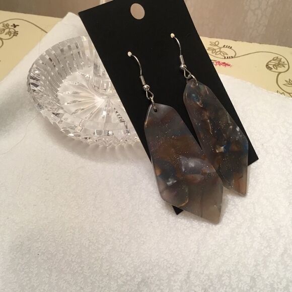 Silvertone Fish Hook Wires Slice Earrings - Picture 3 of 6